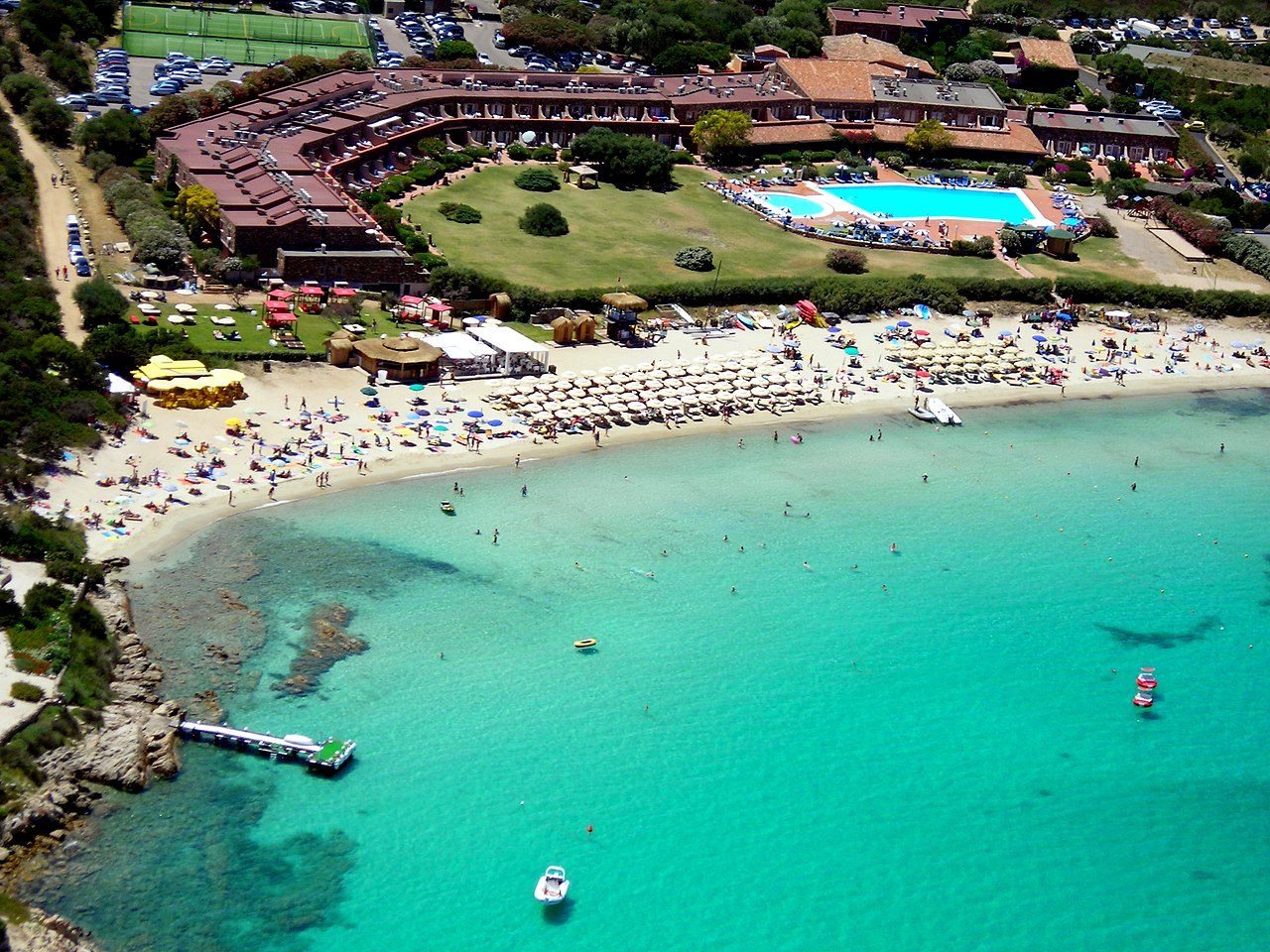 La spiaggia Ira di Porto Rotondo vista dall'alto