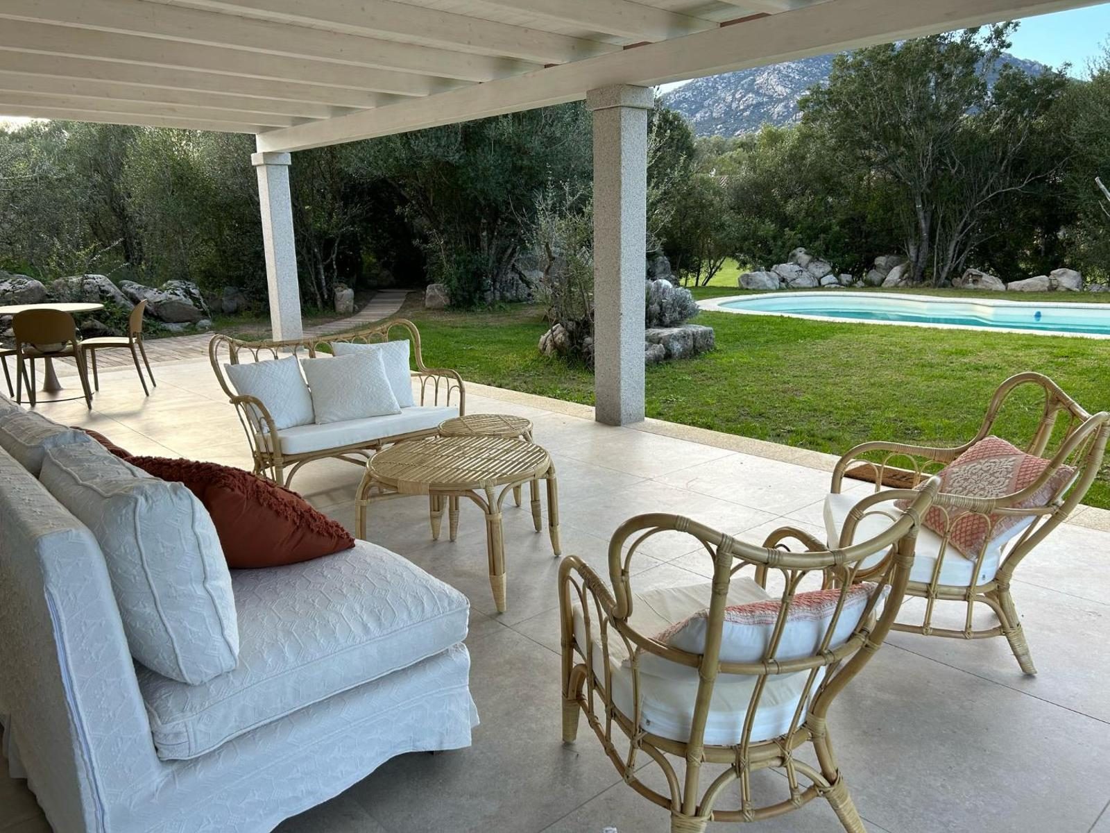 Villa Aurea · villa con piscina privata in Costa Smeralda, Olbia,