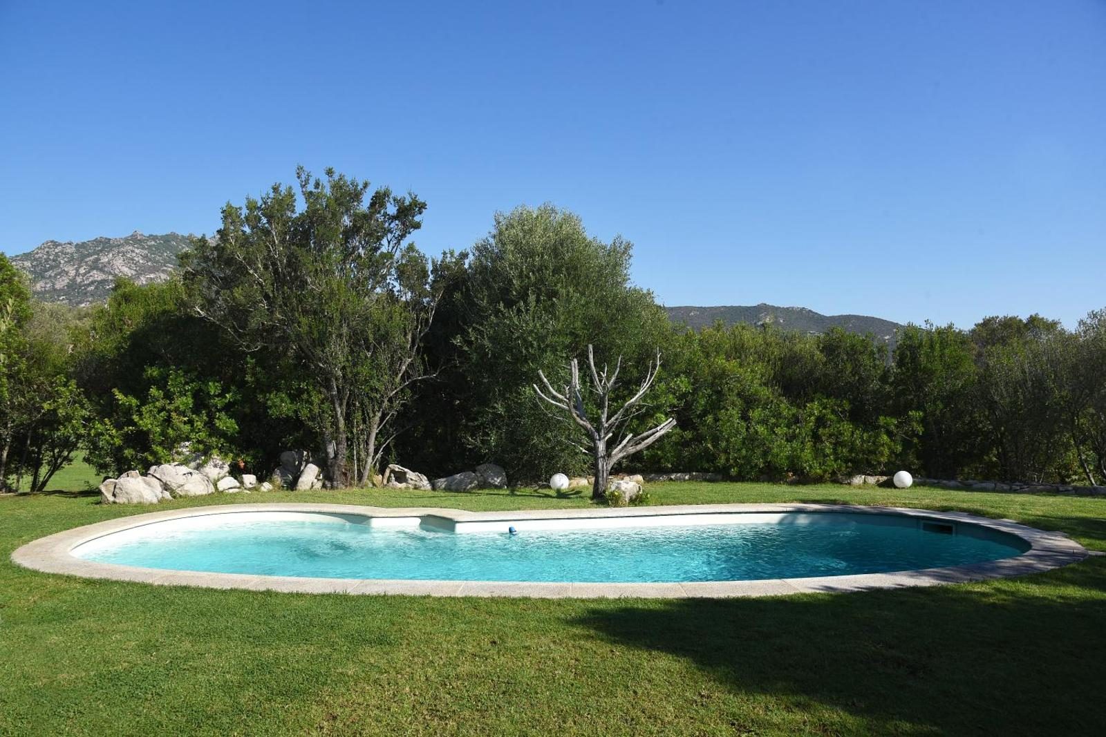 Villa Aurea · villa con piscina privata in Costa Smeralda, Olbia,