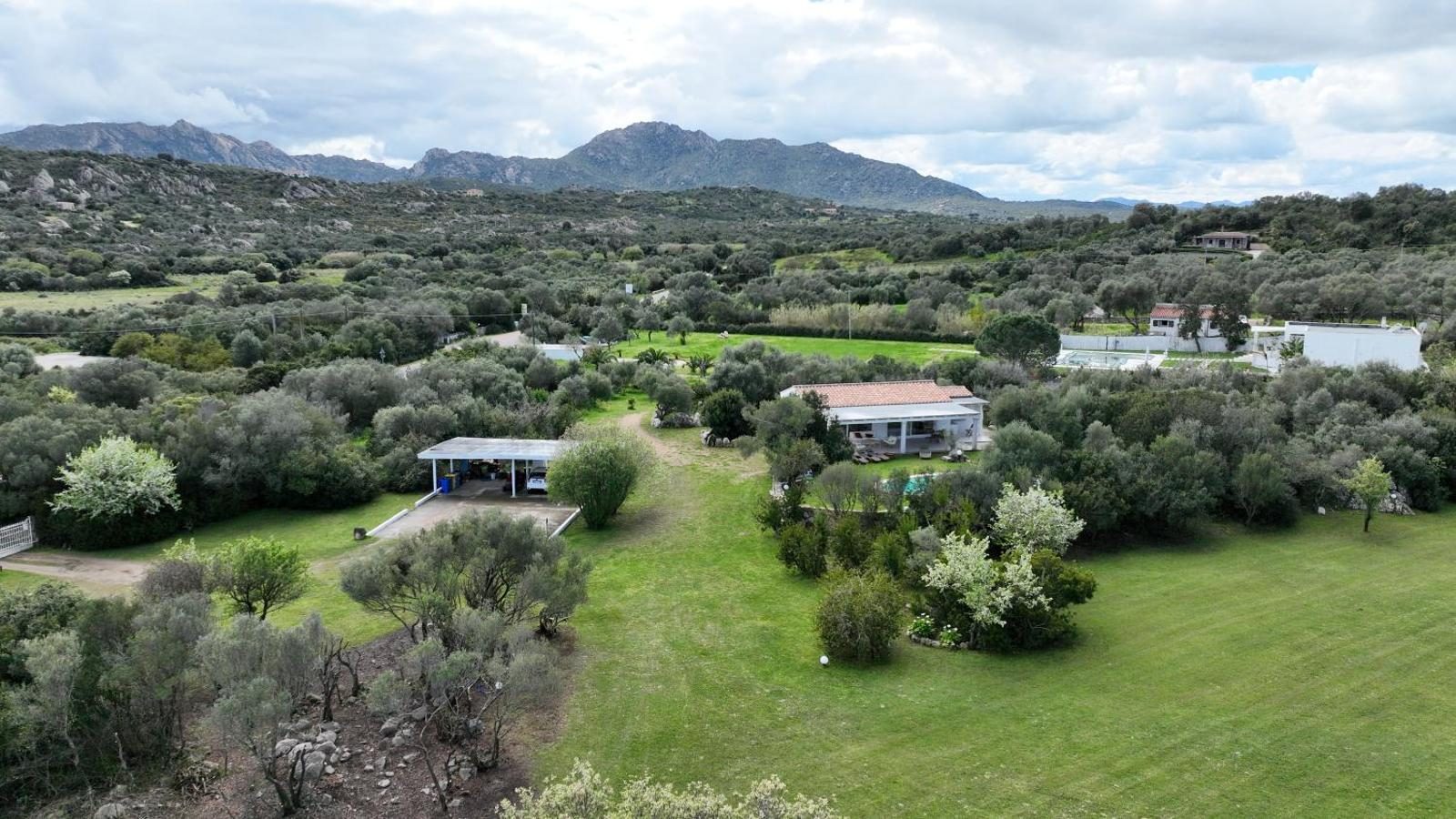 Villa Aurea · villa con piscina privata in Costa Smeralda, Olbia,